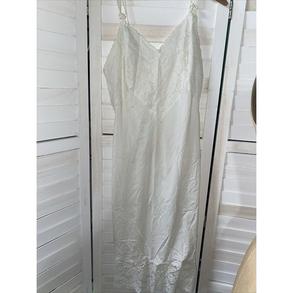 Vintage White Full Dress Slip Nightgown White 5" Lace Hem Sz Small / 34